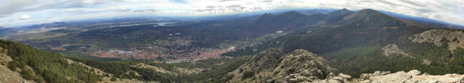 Panoramica Escoriales – Cerca Histórica Felipe II Panorámica de los Escoriales desde la casita del teléfono y Cerca Histórica de Felipe II